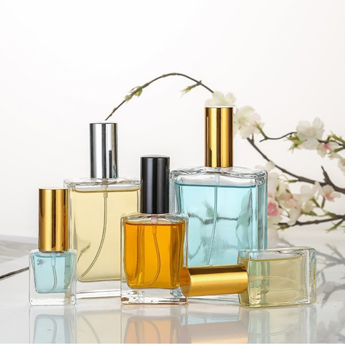 Flat square clear perfume glass fragrance bottle with pump sprayer